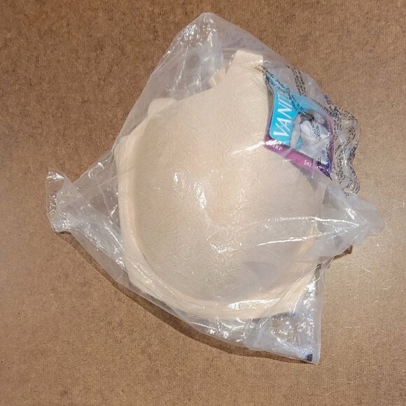 NEW 42C Vanity Fair 76345 Women's Beauty Back Smoothing Seamless T-Shirt… - Picture 4 of 9